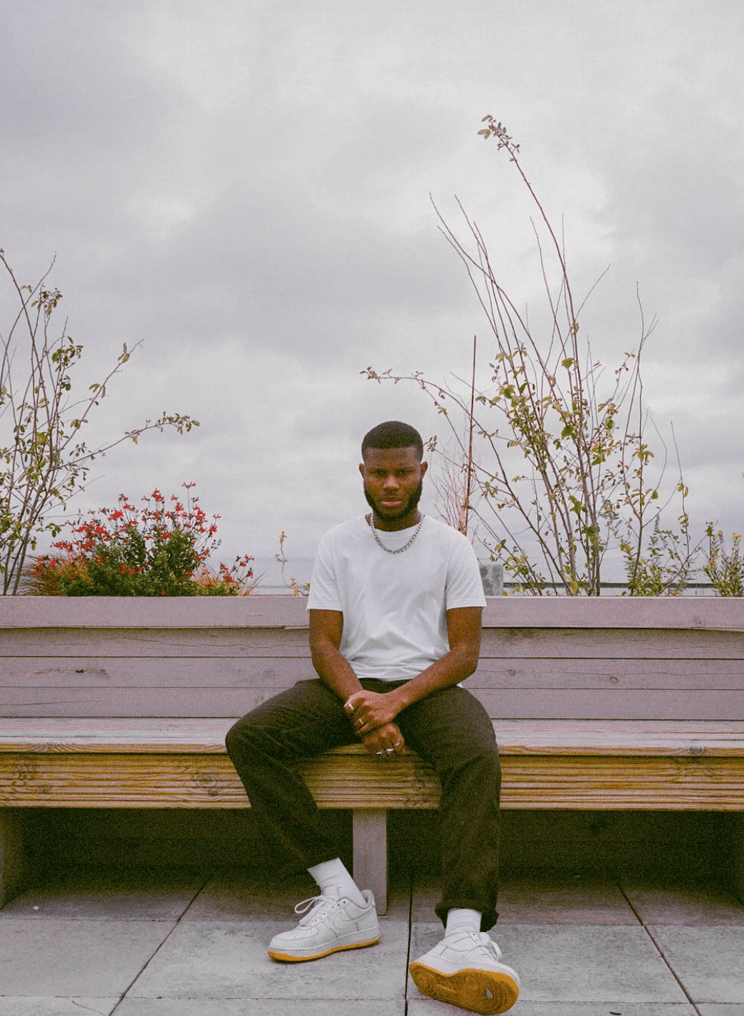 グライムもエモもアフロビーツも──ジャンルを超えてUKを鳴らす、Jim