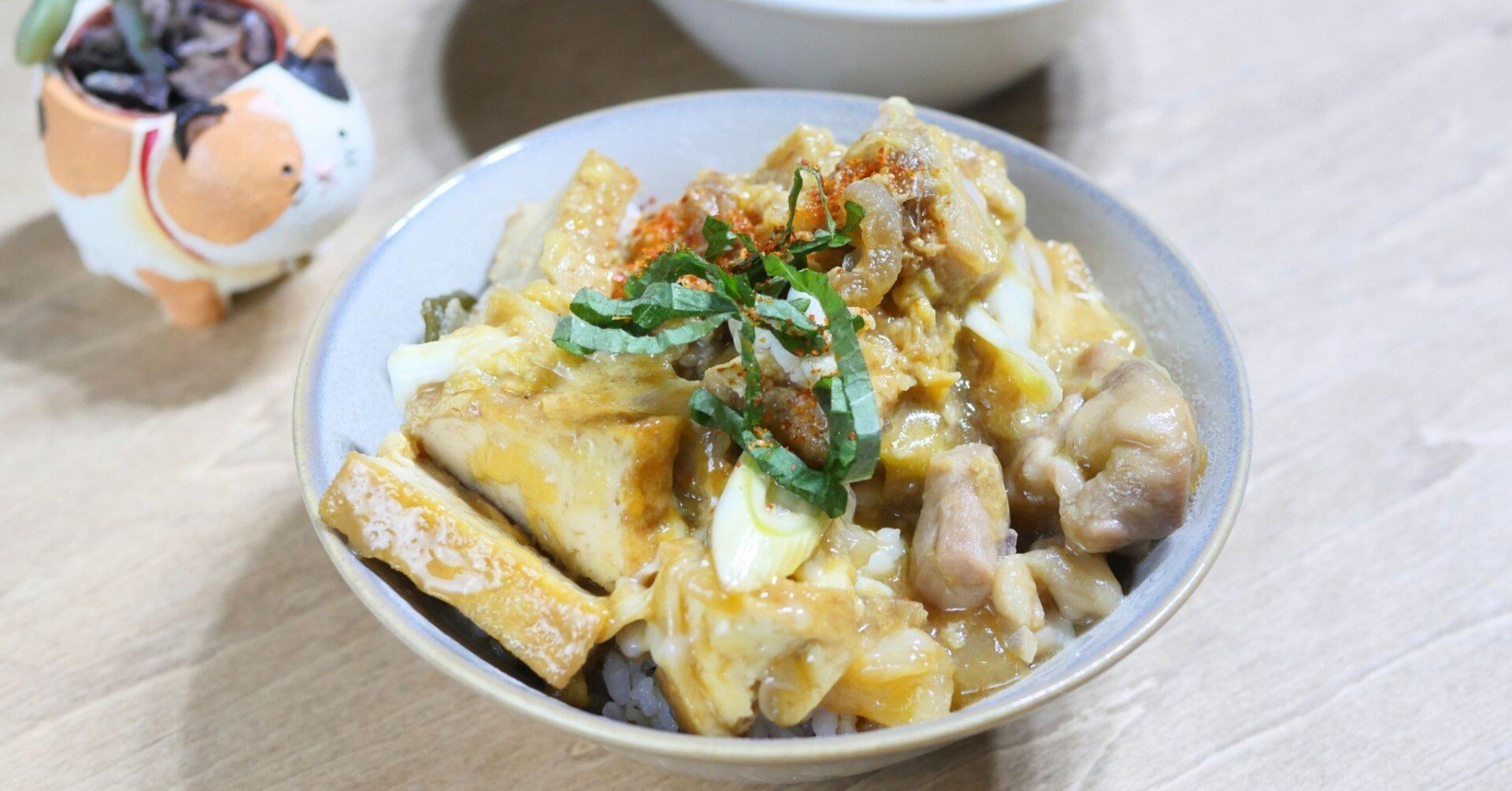 初心者でも簡単。フライパン1つで。水無し、お手軽「親子丼」｜滝村