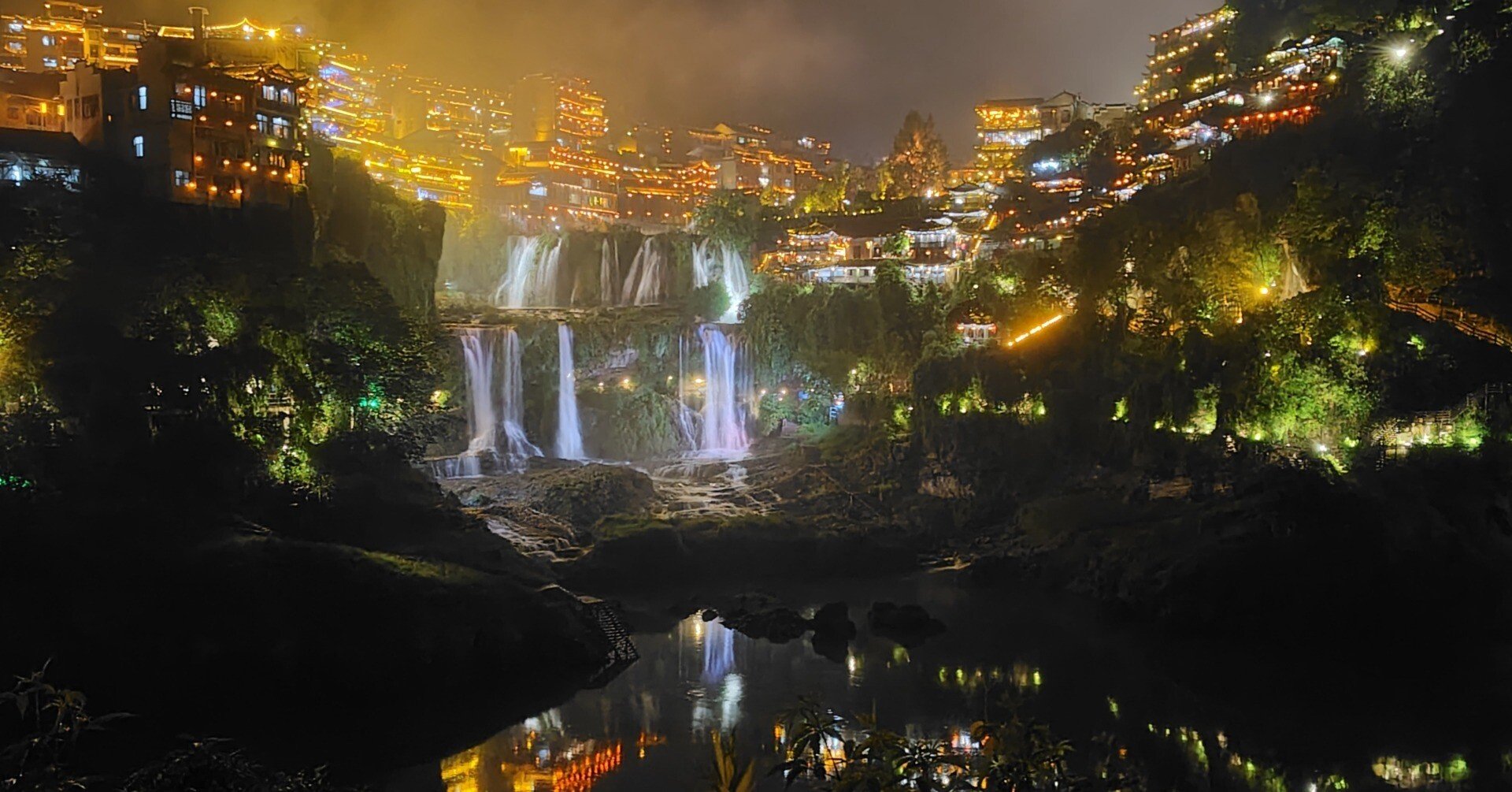 中国：張家界・芙蓉鎮・鳳凰古城の旅5泊6日｜CUT