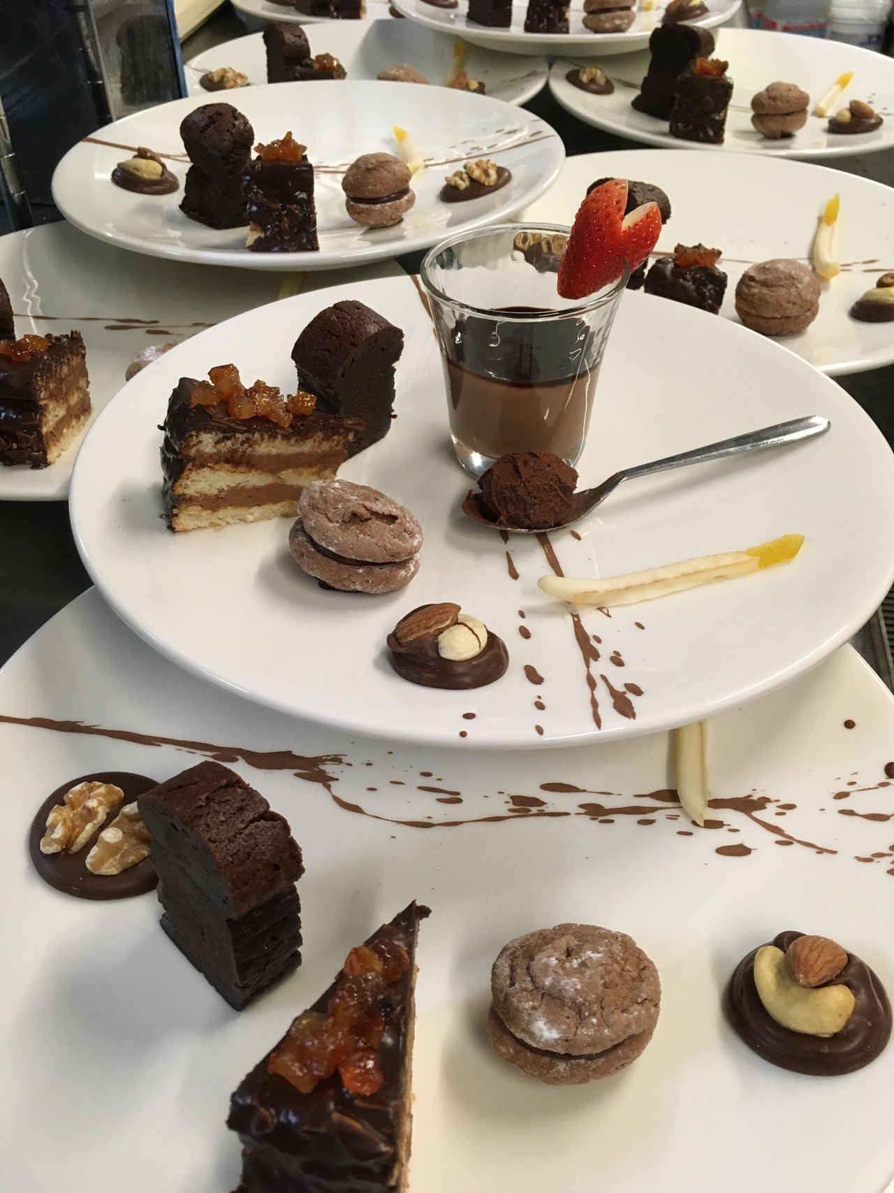 パーティー用アシェットデセールのご注文をお創りしました。｜ぱぱしえ