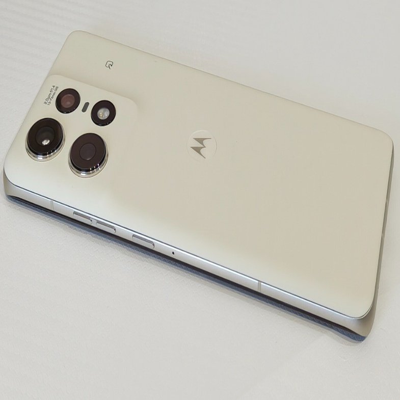 motorola edge 50s PRO ホワイト motorola edge 50s proレビュー ～ミドルレンジ以下で買えるハイミドル