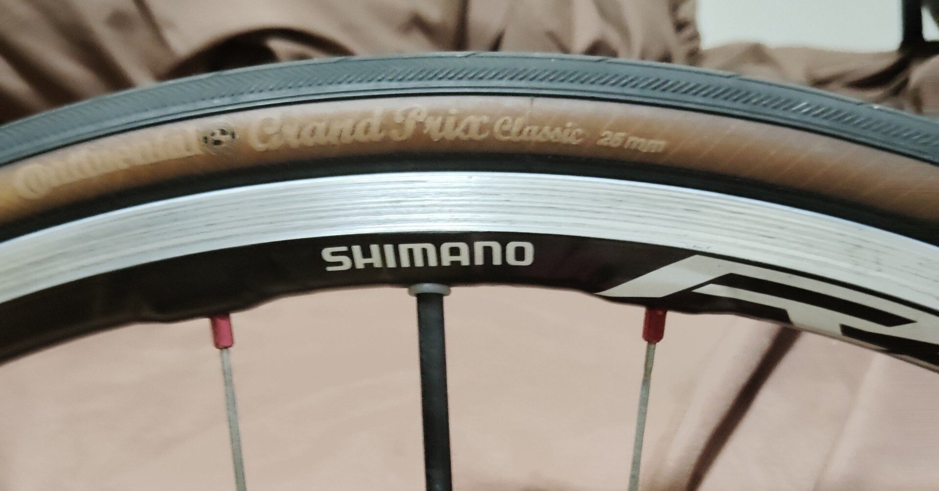 700C 軽量クリンチャータイヤ　WH6800前後セット 700C 軽量クリンチャータイヤ WH6800前後セット