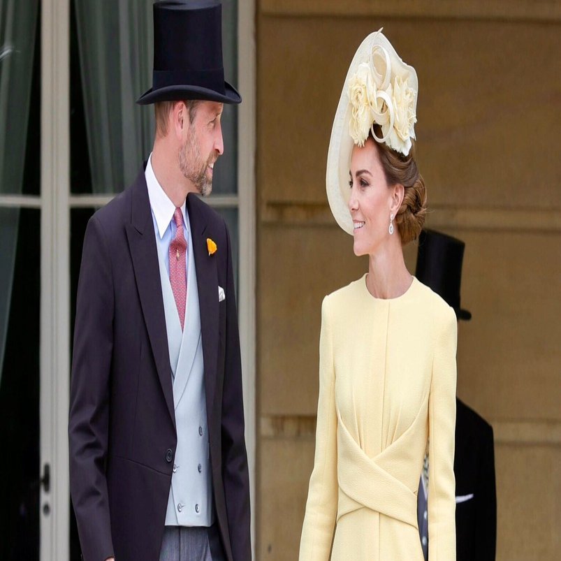 ロイヤルファッション】ウィリアム皇太子＆キャサリン妃がバッキンガム