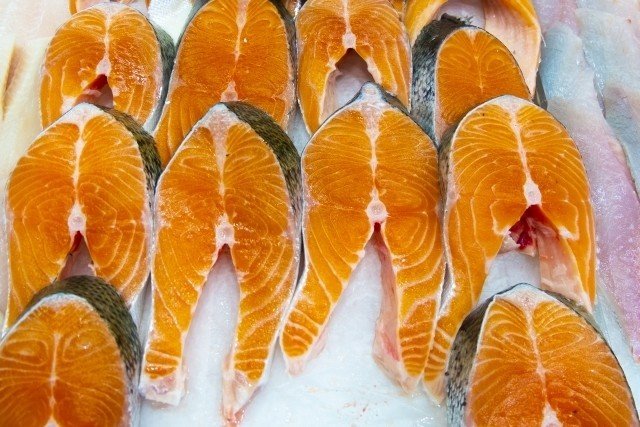 赤くておいしそうな鮭 サケ でもじつは白身魚だった オモシロなんでも雑学 公式 Note 赤くておいしそうな鮭 サケ でもじつは白身魚だった オモシロなんでも雑学 公式 Note