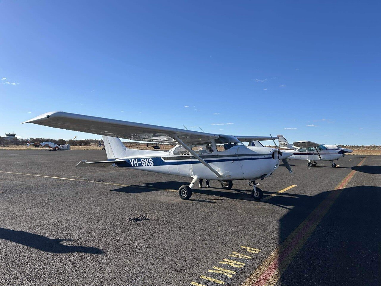 夢だったウルルエアーズロック〜空とラクダと、赤い地平線を飛行機