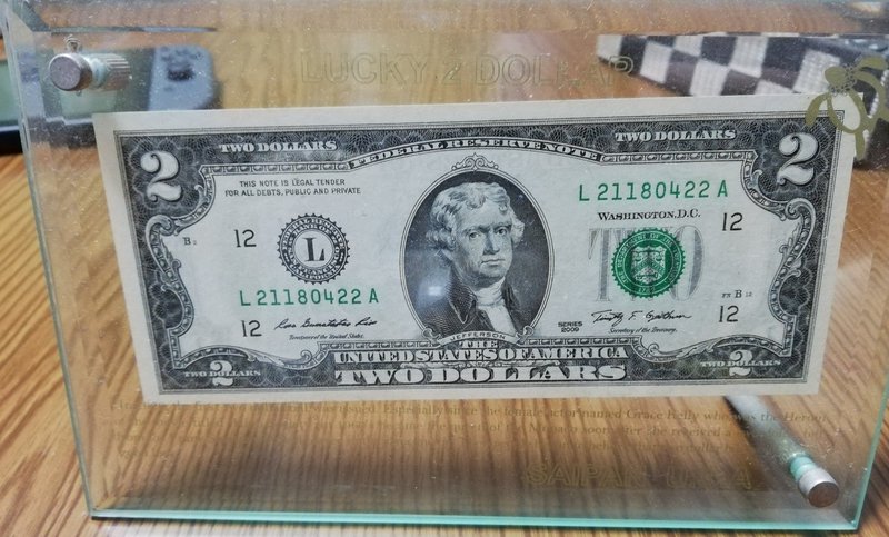 2ドル札と弐千円札 黒炭酸 Note