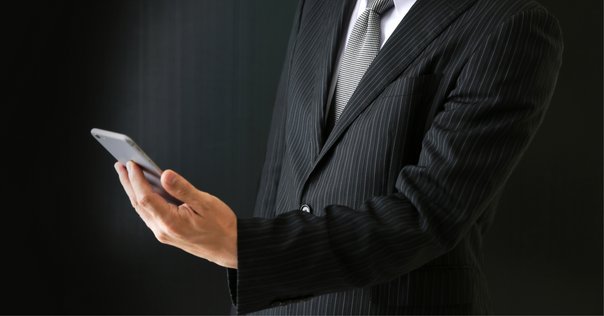 Amazon.co.jp: 閨閥 マスコミを支配しようとした男 : 本所 次郎: 本