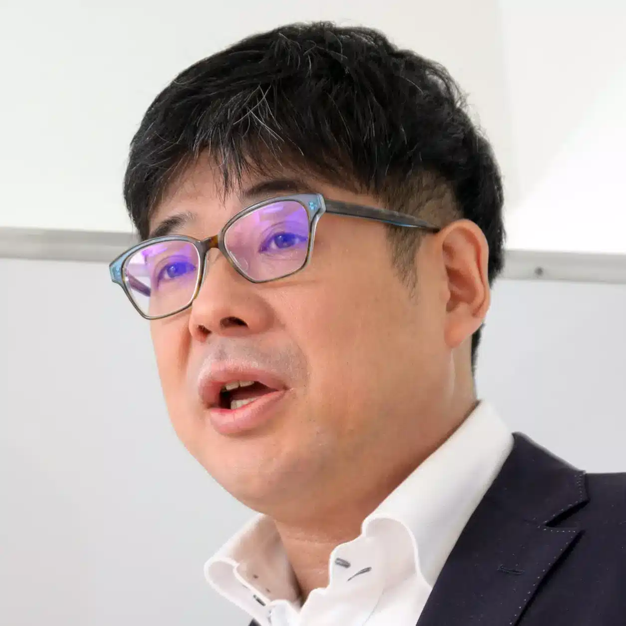 株式会社アカネサス代表 北條竜太郎│フォロバ100