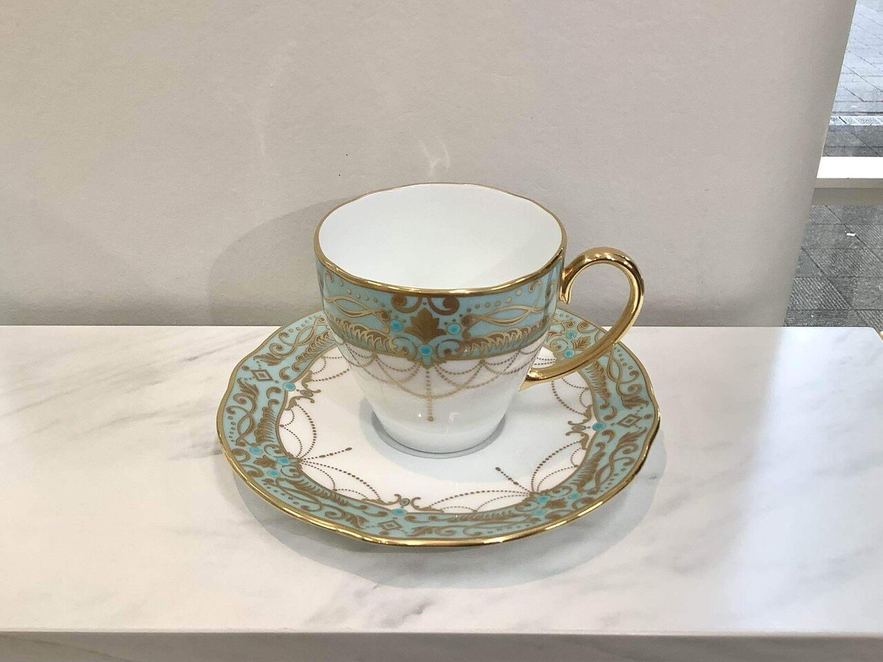 Noritake - noritake オマージュコレクション　藍白絵唐草文 ノリタケ オマージュ コレクション コーヒーカップ&ソーサー(藍