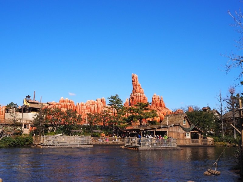ファインダー越しで楽しむディズニーランド トムソーヤ島からの眺め グランドバザールの写真など あゆ Note