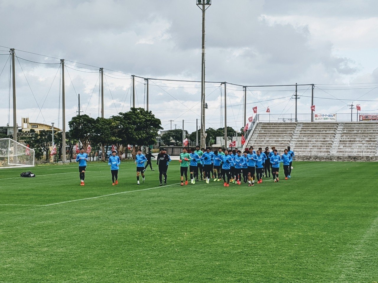 サッカーに焦がれて沖縄へ 浦和レッズのキャンプとbリーグの試合に行ってきた ほりけん Note サッカーに焦がれて沖縄へ 浦和レッズのキャンプとbリーグの試合に行ってきた ほりけん Note