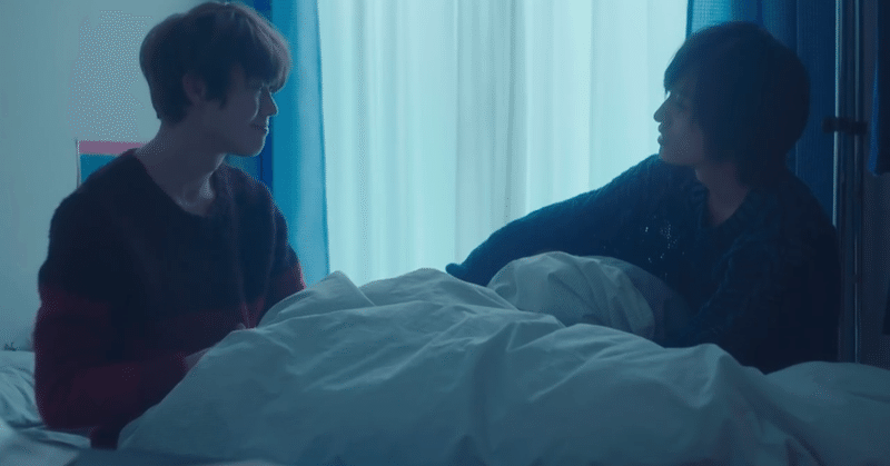 青いカーテンが揺れる愛の選択 映画 ロマンスドール His Eri Note