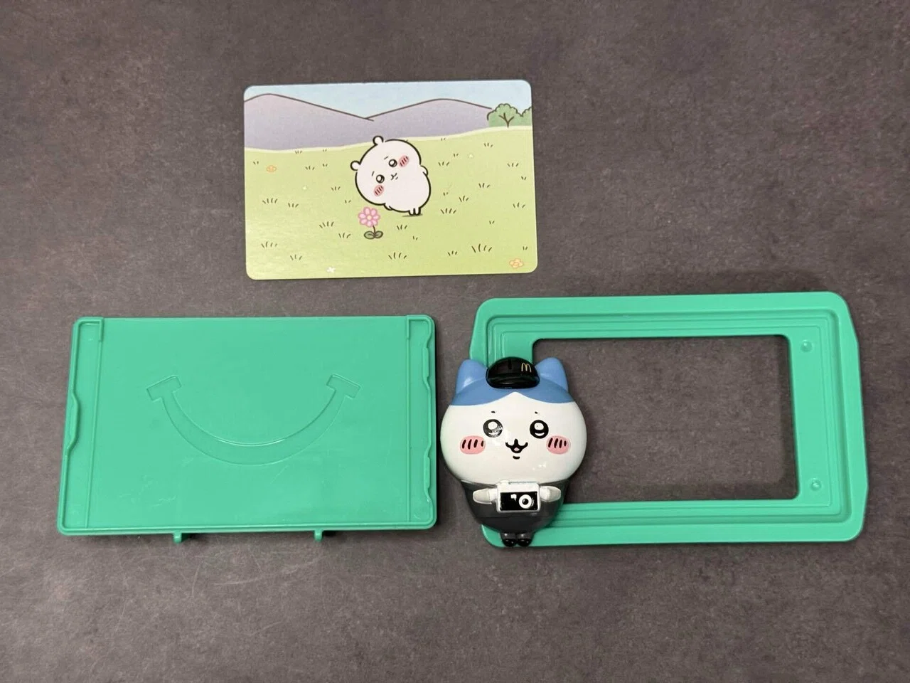 ちいかわハッピーセットのフォトフレームに入る写真サイズは？コンビニ