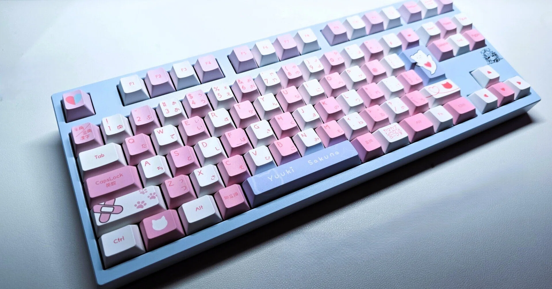 【まなな星人】結城さくな　キーボード 大人気VTuber結城さくな×AMICISキーボードとマウスパッドをレビュー