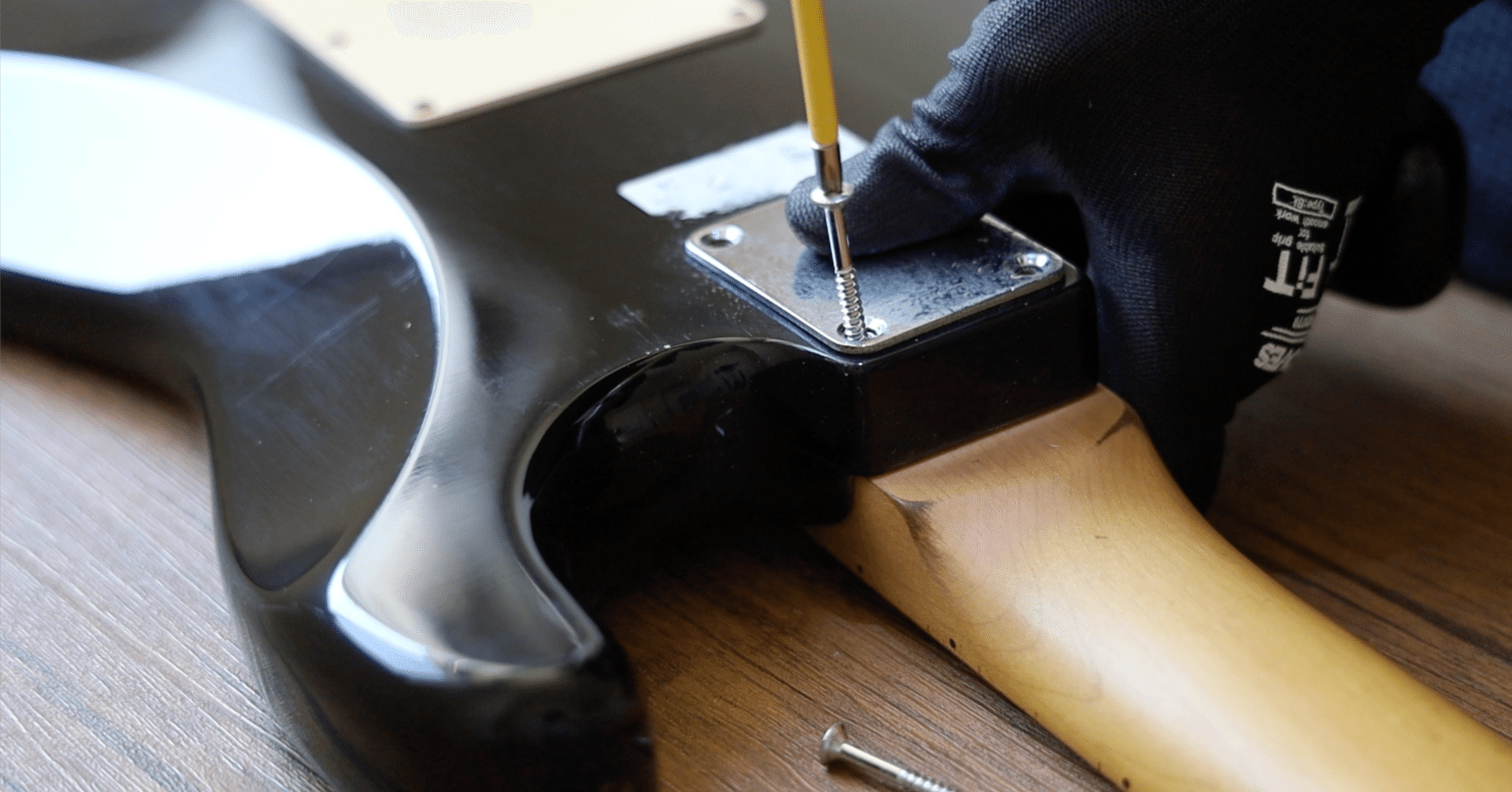 詳細不明のSquier Stratocaster 2｜Croquetteギター機材研究