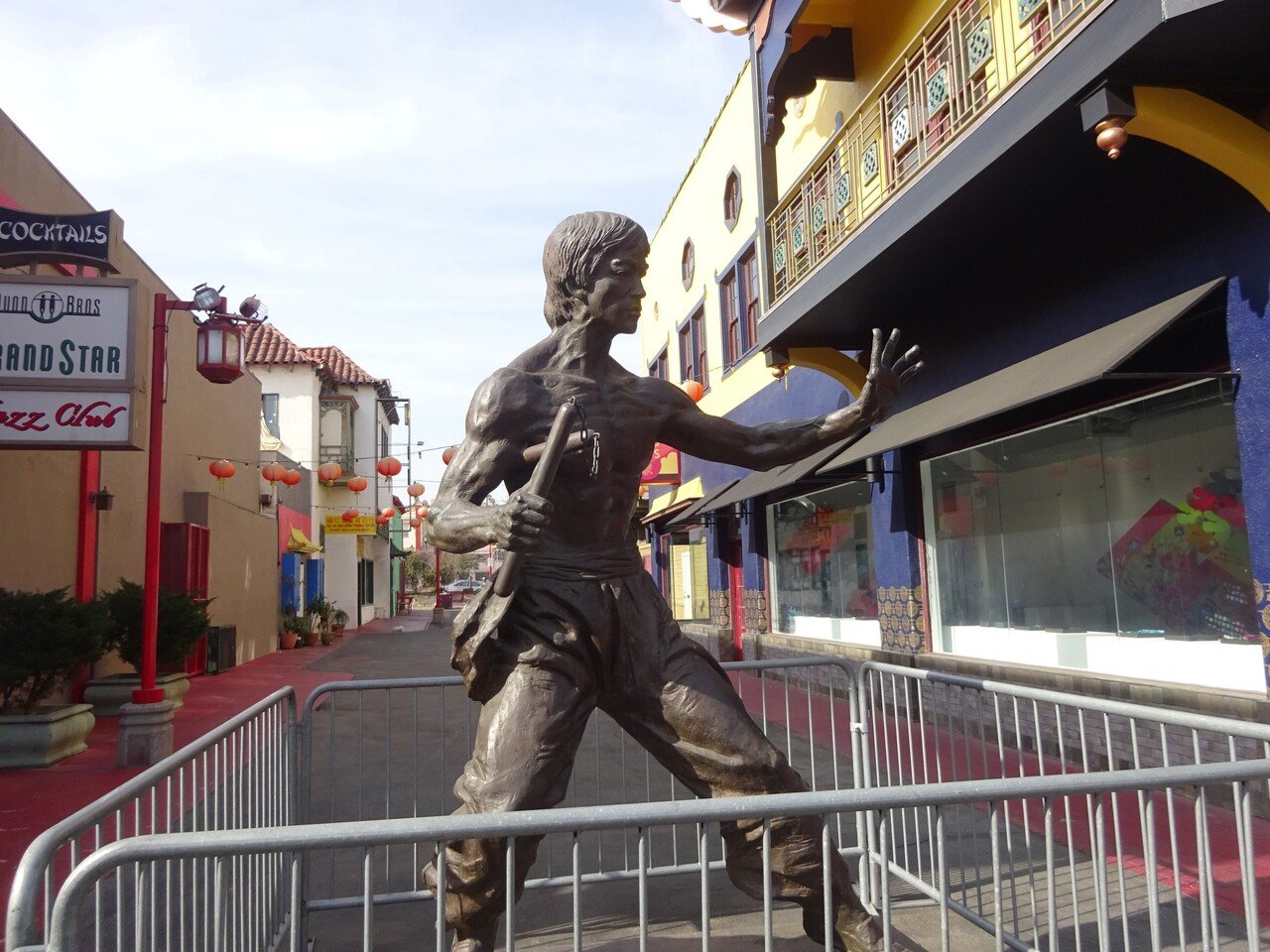 ブルース・リー　像 Amazon.co.jp: ブリッツウェイ - ブルース・リー - 50周年記念