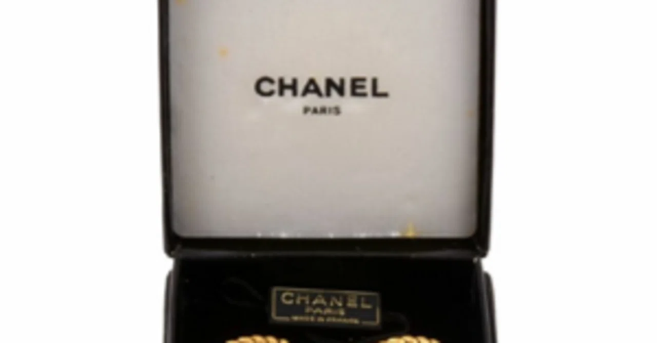 ヴィンテージ】とは？ ココマークラウンドイヤリング シャネル(CHANEL 