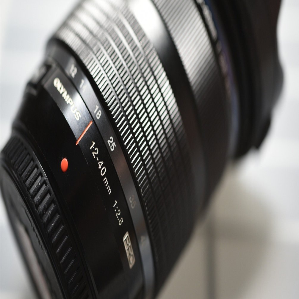 レンズレビュー】M.ZUIKO DIGITAL 12-40mm F2.8 PRO｜鷺