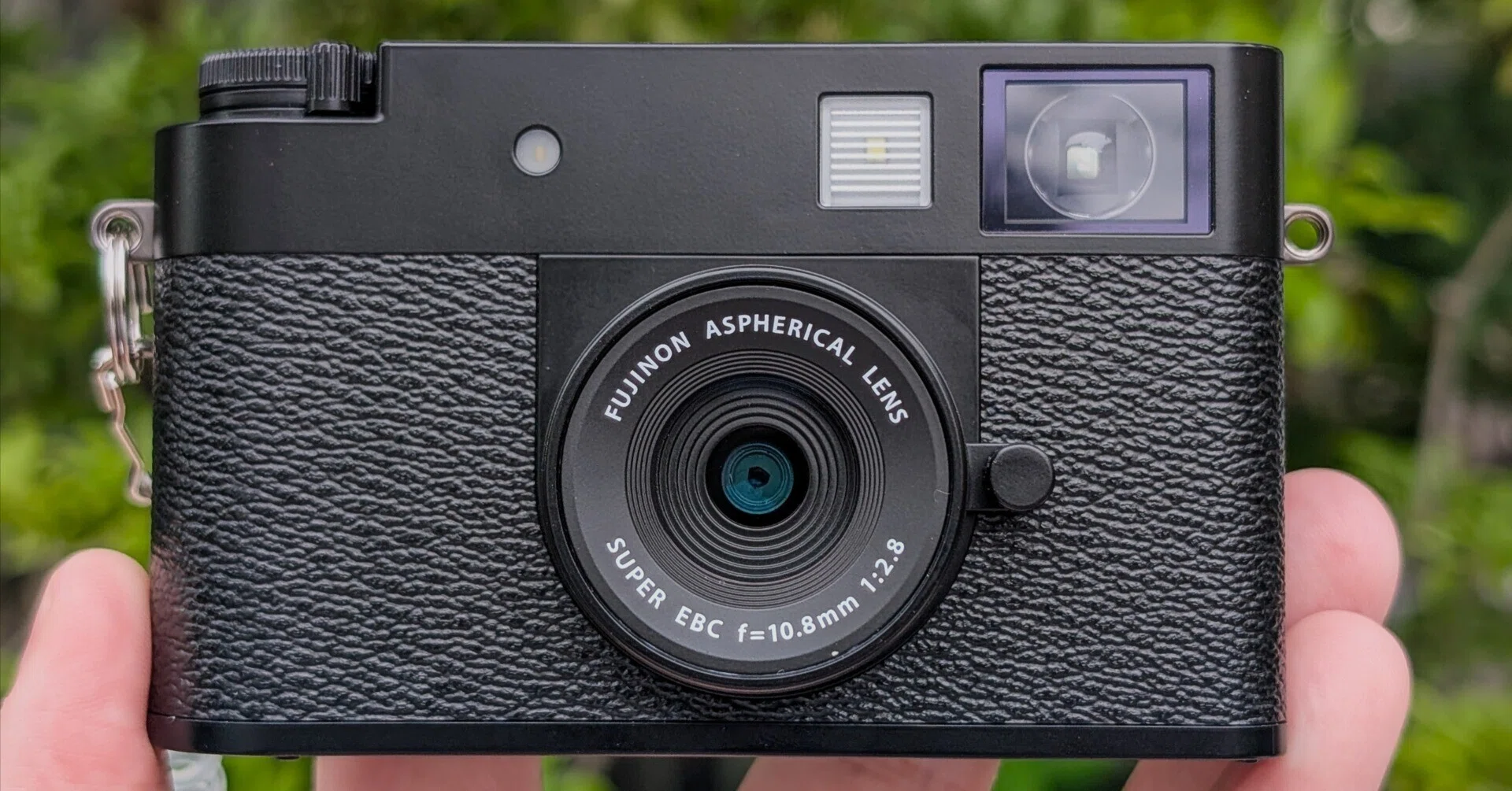 まさにデジタル「写ルンです」 / 富士フイルム新製品 X half（エックス
