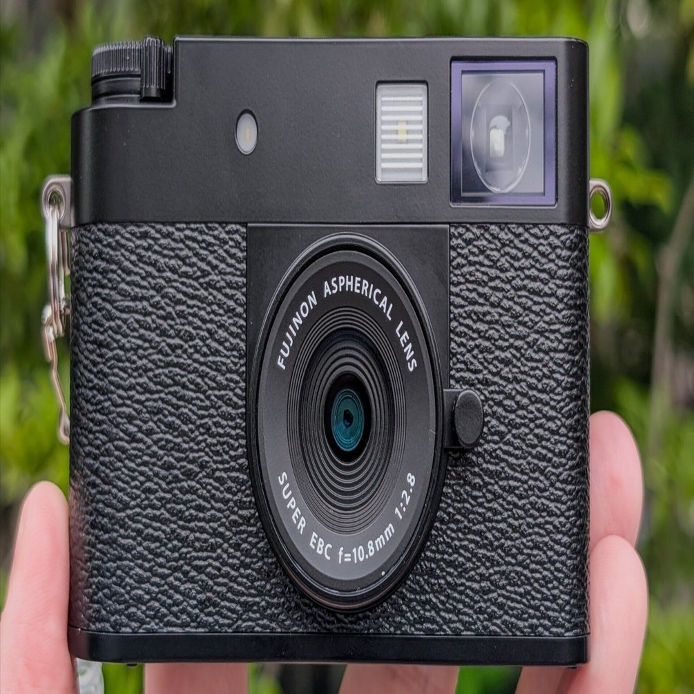 まさにデジタル「写ルンです」 / 富士フイルム新製品 X half