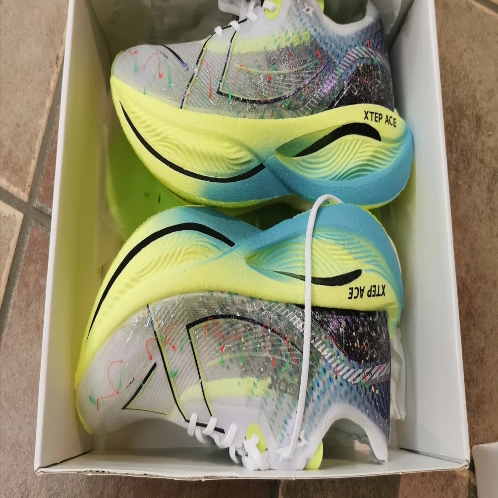 Chinese racing shoes I am interested in｜syu