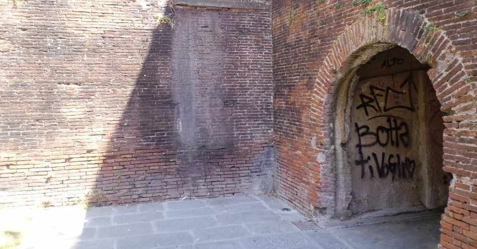 Vol 38 イタリア1周15万の旅 城壁にか囲まれた都市 カッコええ ルッカ パパイズム 元店舗経営者 専業主夫 Note