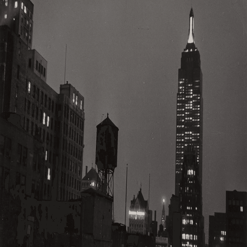 静けさの中に・・「夜のエンパイア・ステート・ビル」-Ilse Bing