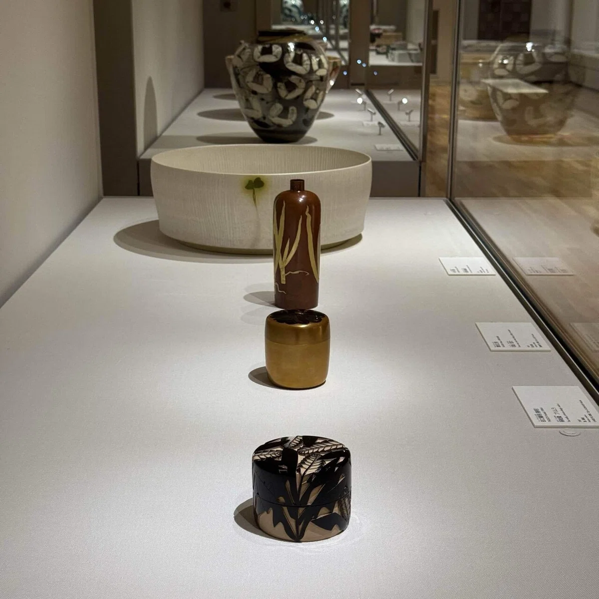 国立工芸館「花と暮らす展」｜インロー