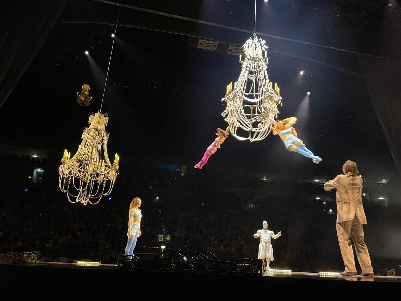 洋書◆シルク・ドゥ・ソレイユ VAREKAI バレカイ写真集 本 ミュージカル KOOZA by CIRQUE DU SOLEIL [AERIAL SILKS] Full Act by Mizuki