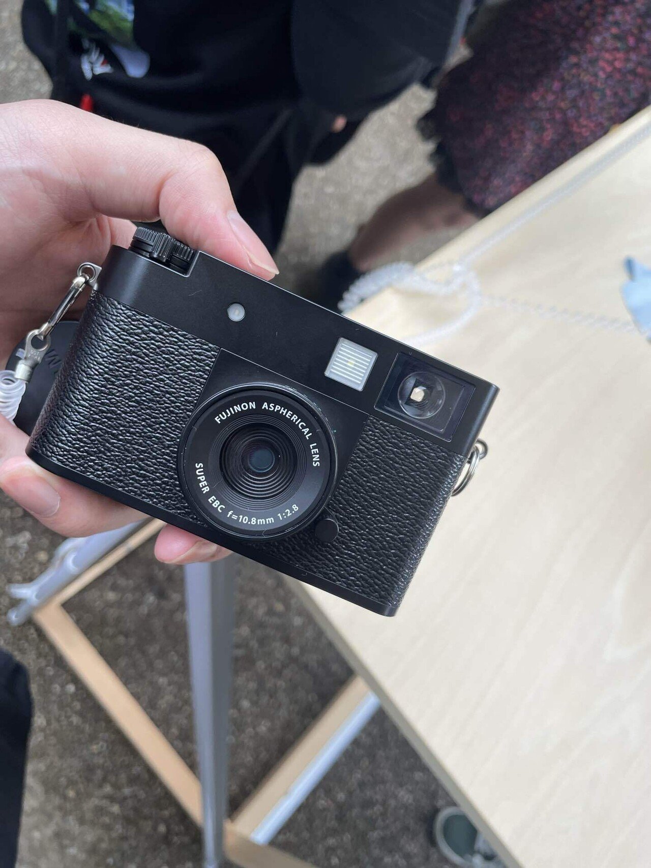 このカメラは、50年ほど前に買ったものです。そのカメラを守ってきた物です。 このカメラは、50年ほど前に買ったものです。そのカメラを守っ