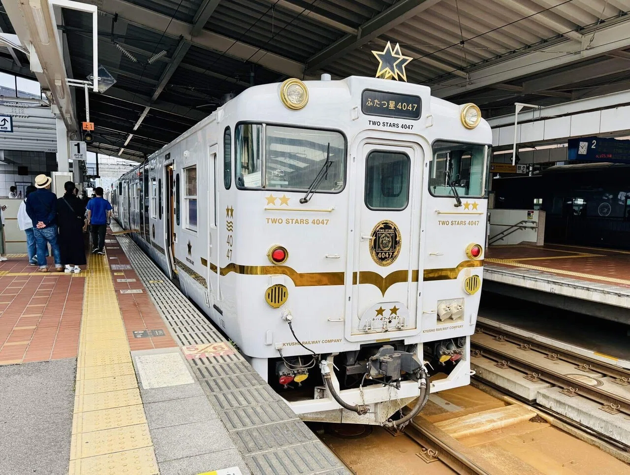 西九州の観光列車「ふたつ星4047」乗車レビュー｜トモ｜scene notes