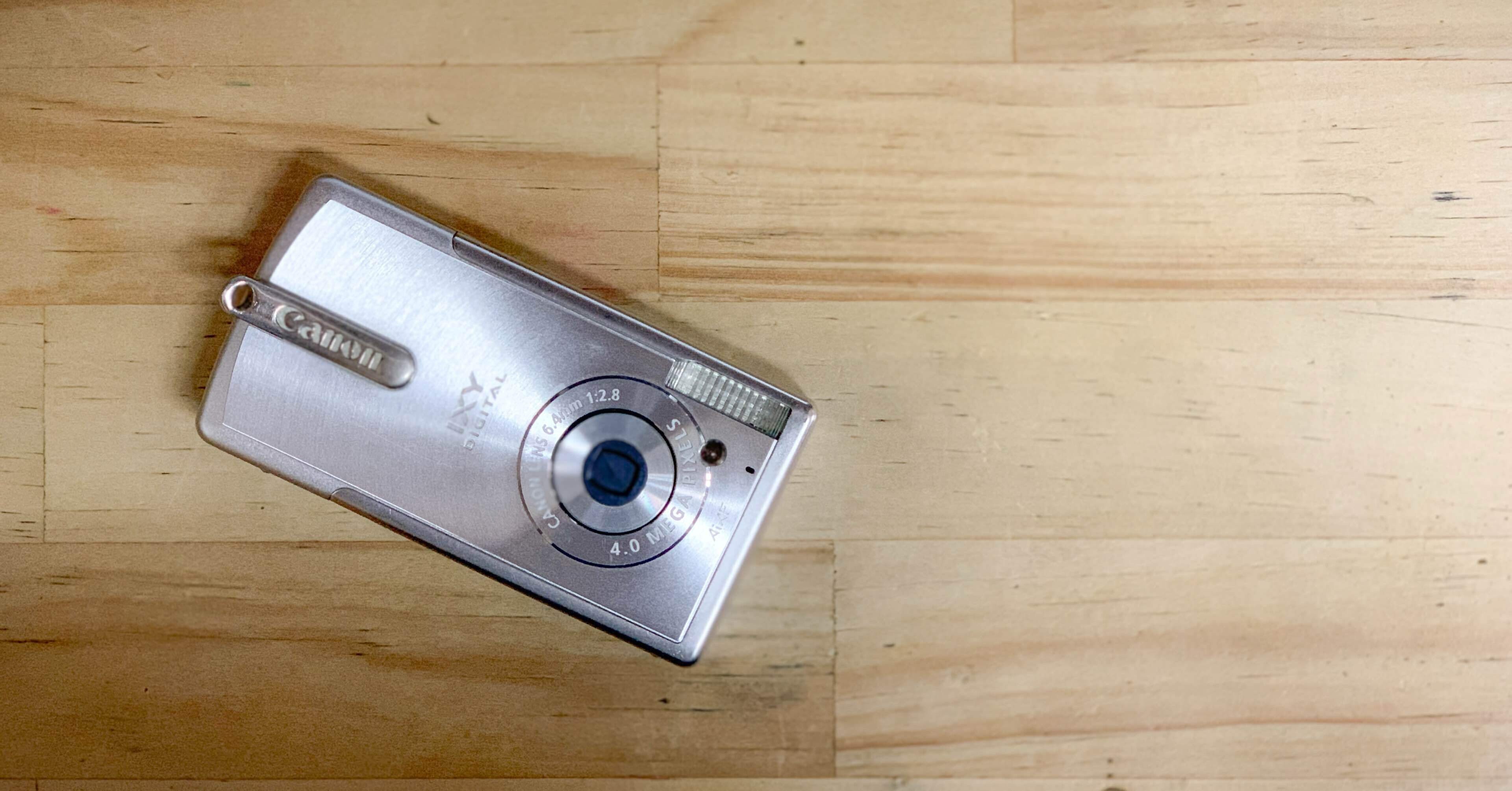 オールドコンデジ Canon IXY DIGITAL L が押入れから出てきた