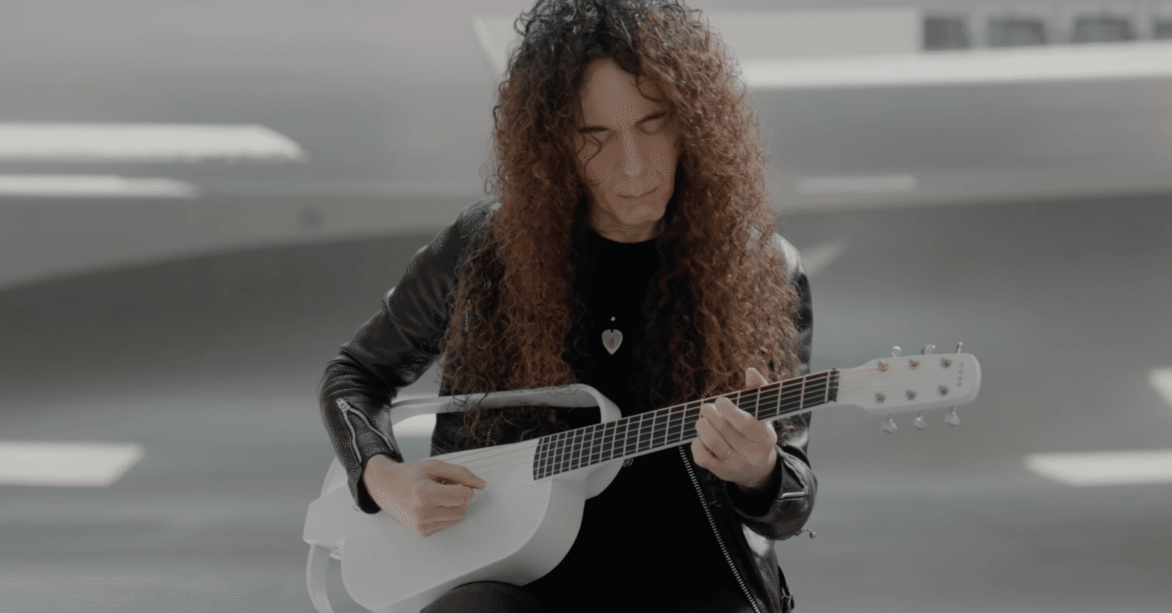 スマートギターENYA NEXG2を買った話：セカンドライフに音楽の彩りを