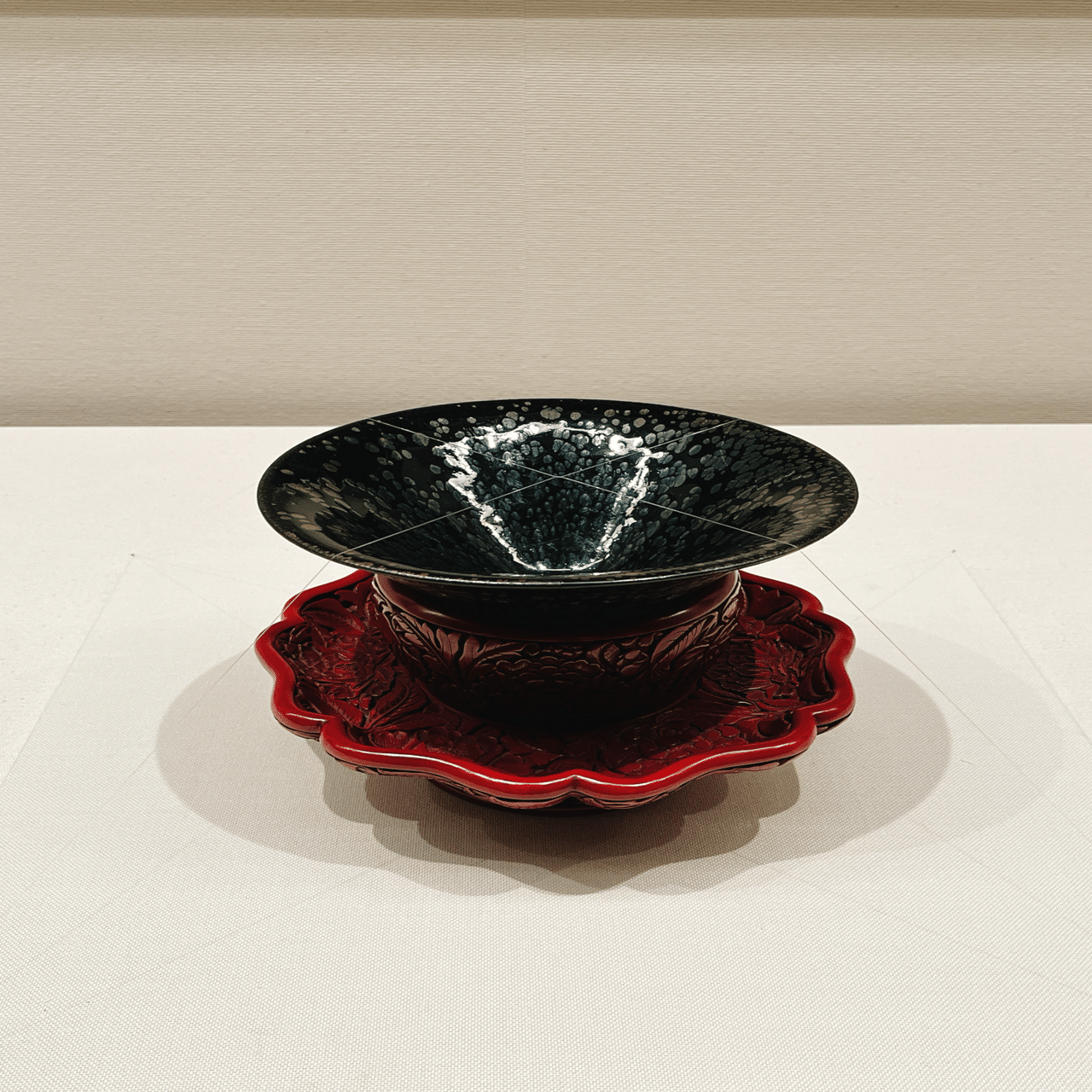 黒に浮かぶ青「黒の奇跡・曜変天目の秘密」静嘉堂文庫美術館｜yuyu_0707