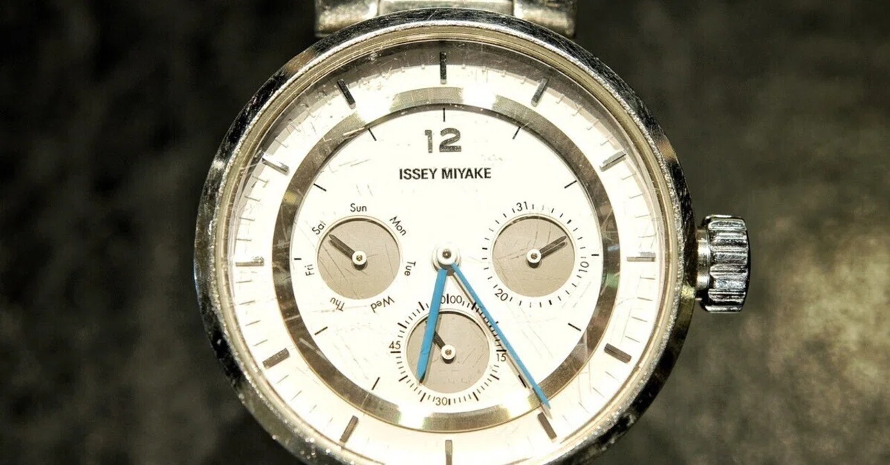 【電池交換済】ISSEY MIYAKE イッセイミヤケ 腕時計 ブラック VUE 電池交換済】ISSEY MIYAKE イッセイミヤケ 腕時計 ブラック VUE 【公式
