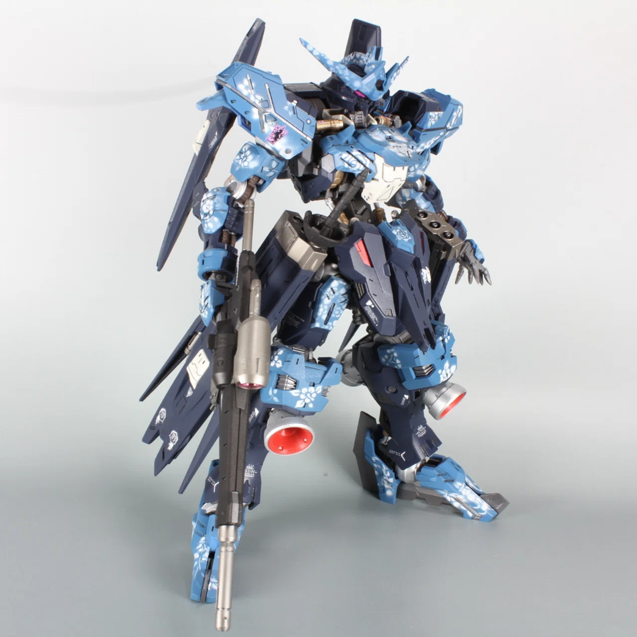 ガンプラ MG ガンダムヴィダールをネイルアートの技術を使い作る｜いぷ