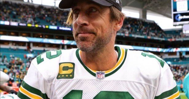 フリーエージェントQBアーロン・ロジャースが2025年の移籍先のヒントを