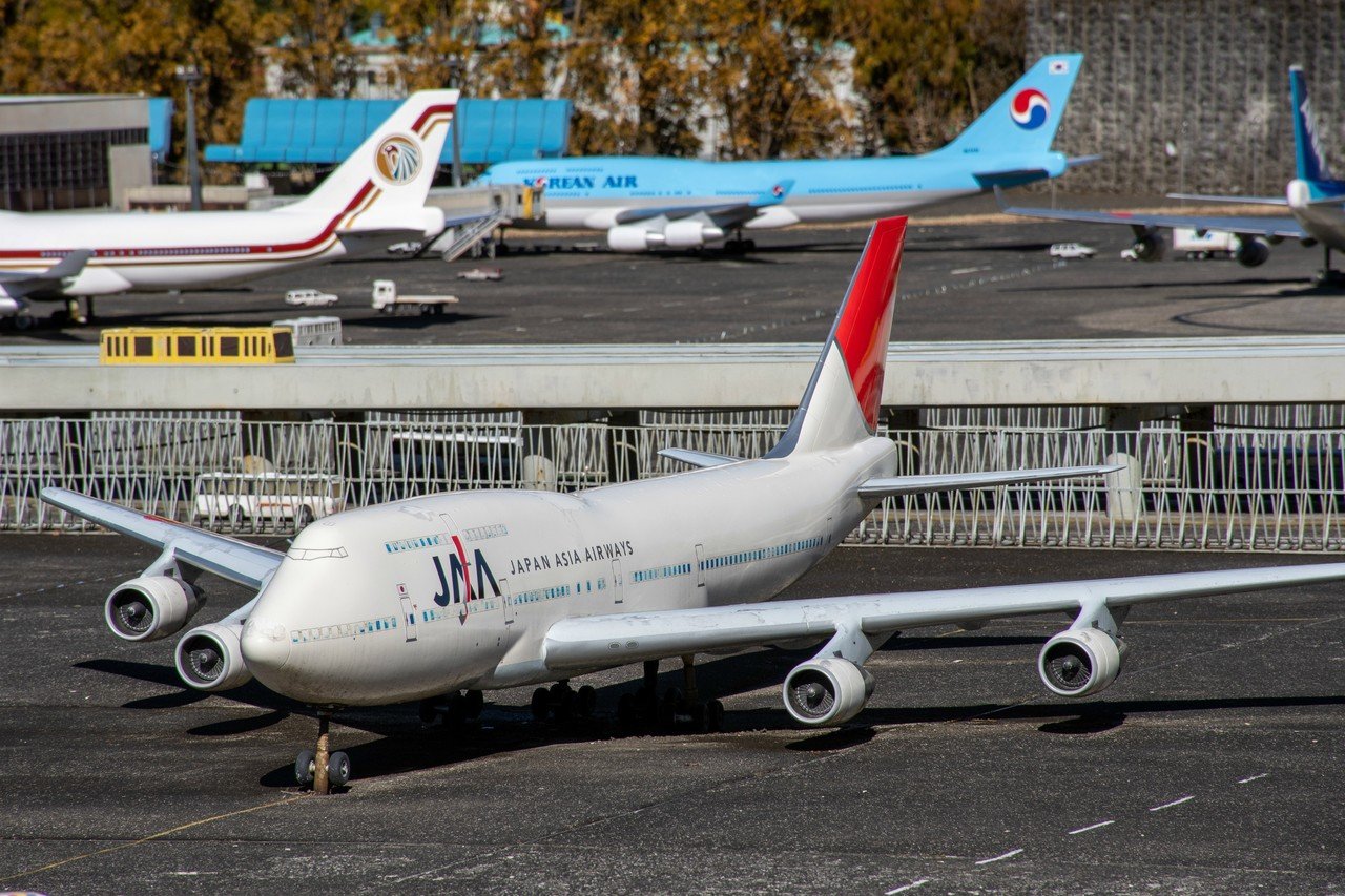 東武ワールドスクウェア」のミニチュア成田空港と飛行機がマニアック