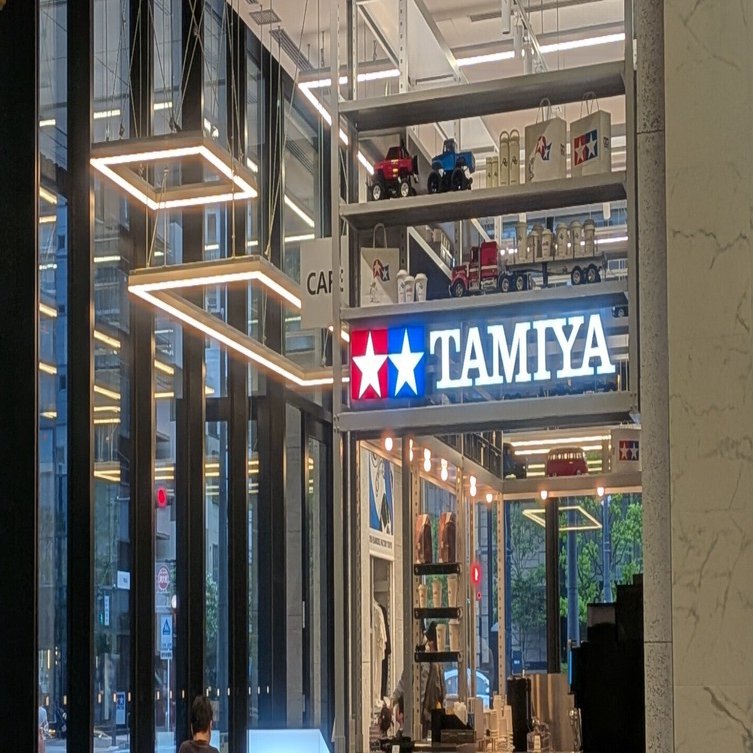 大人になって遊ぶミニ四駆｜10baaaan