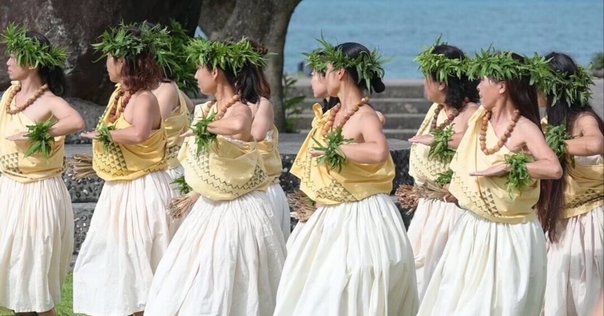 ハワイ 木彫 MAILE LAKA フラガール 女神像 ラカ像 ハワイアン