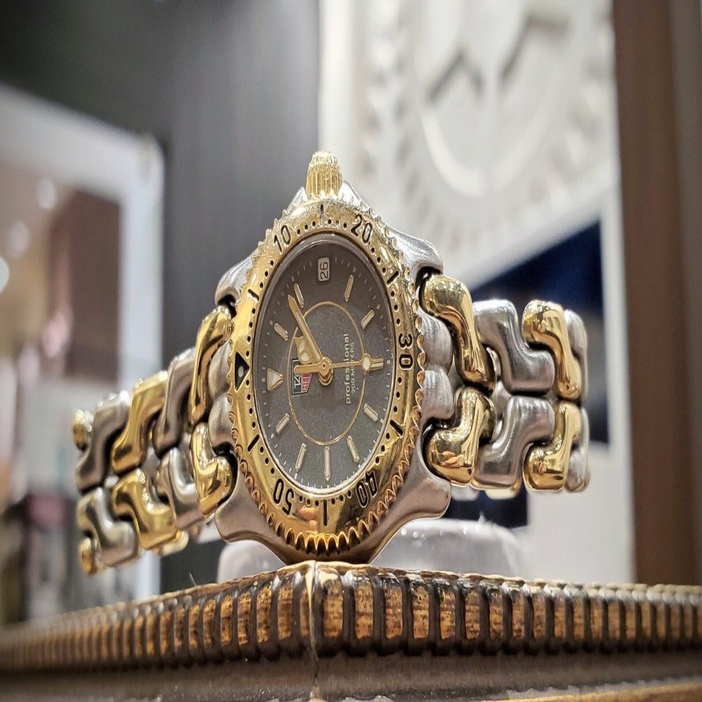 タグホイヤーの時計でリューズが引き出せない！その原因と自分でできる