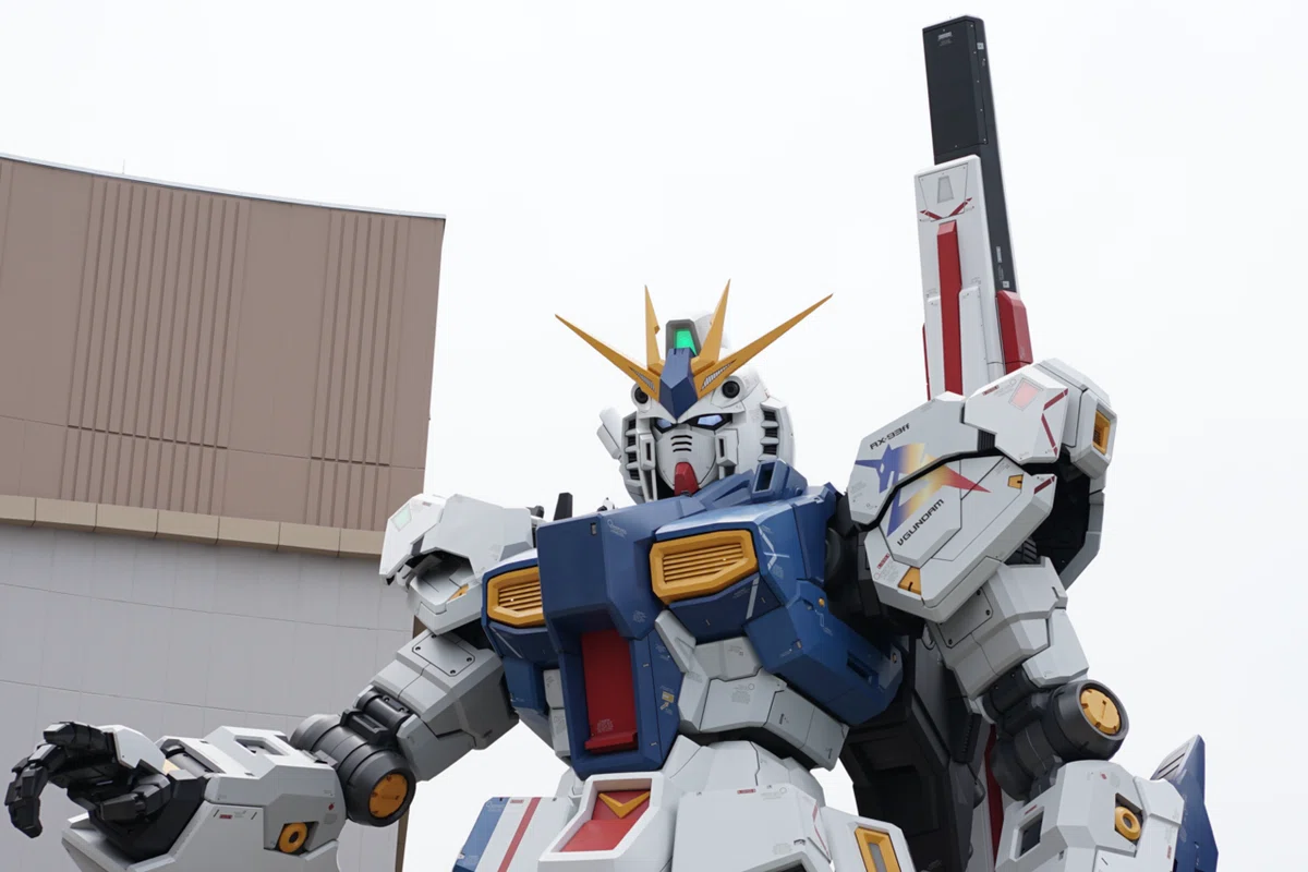 ⑦と⑩機動戦士ガンダム 実物大νガンダム立像「RX-93ff νガンダム」｜MELLOW TIMES IN THIS