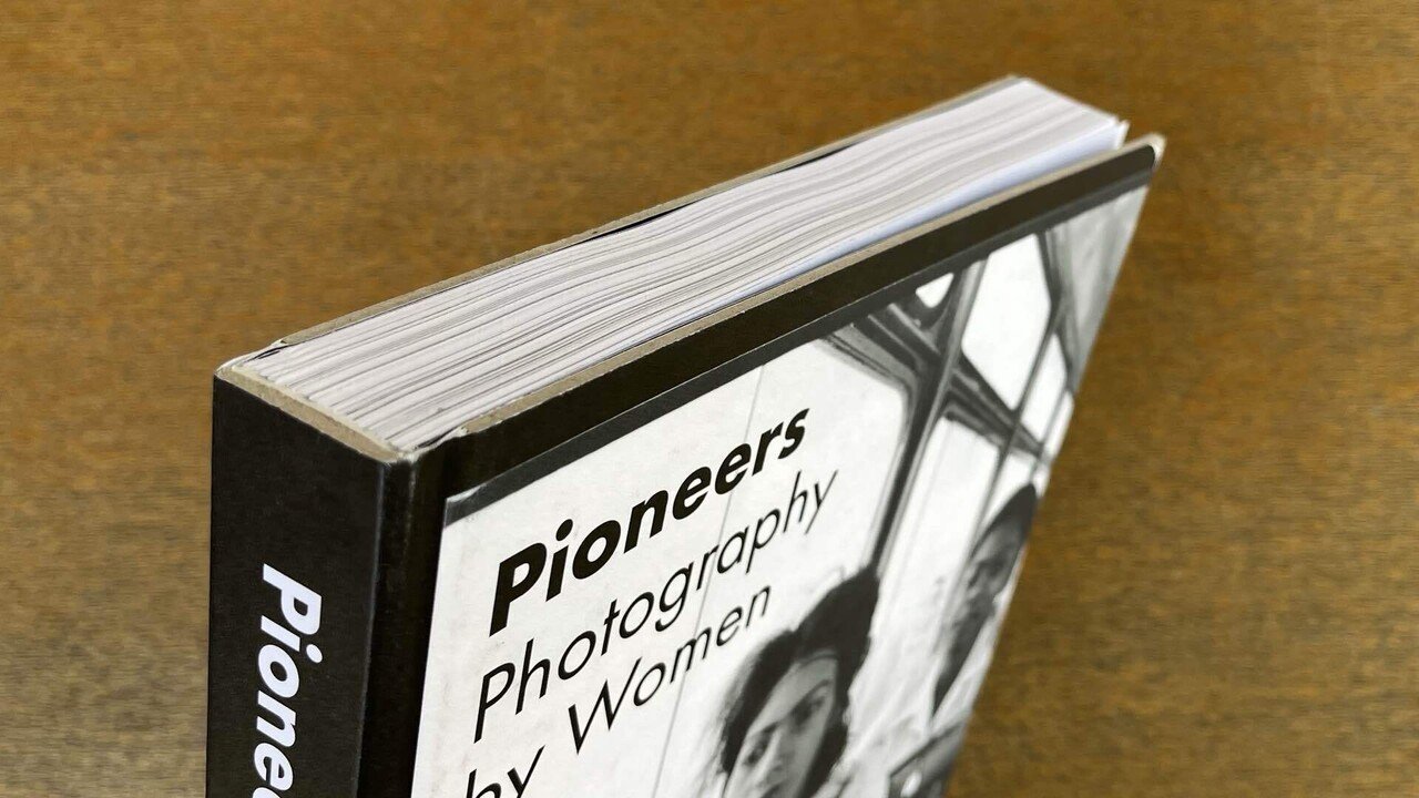 Pioneers – Photography by Women （絶版）｜IDEABOOKS JAPAN