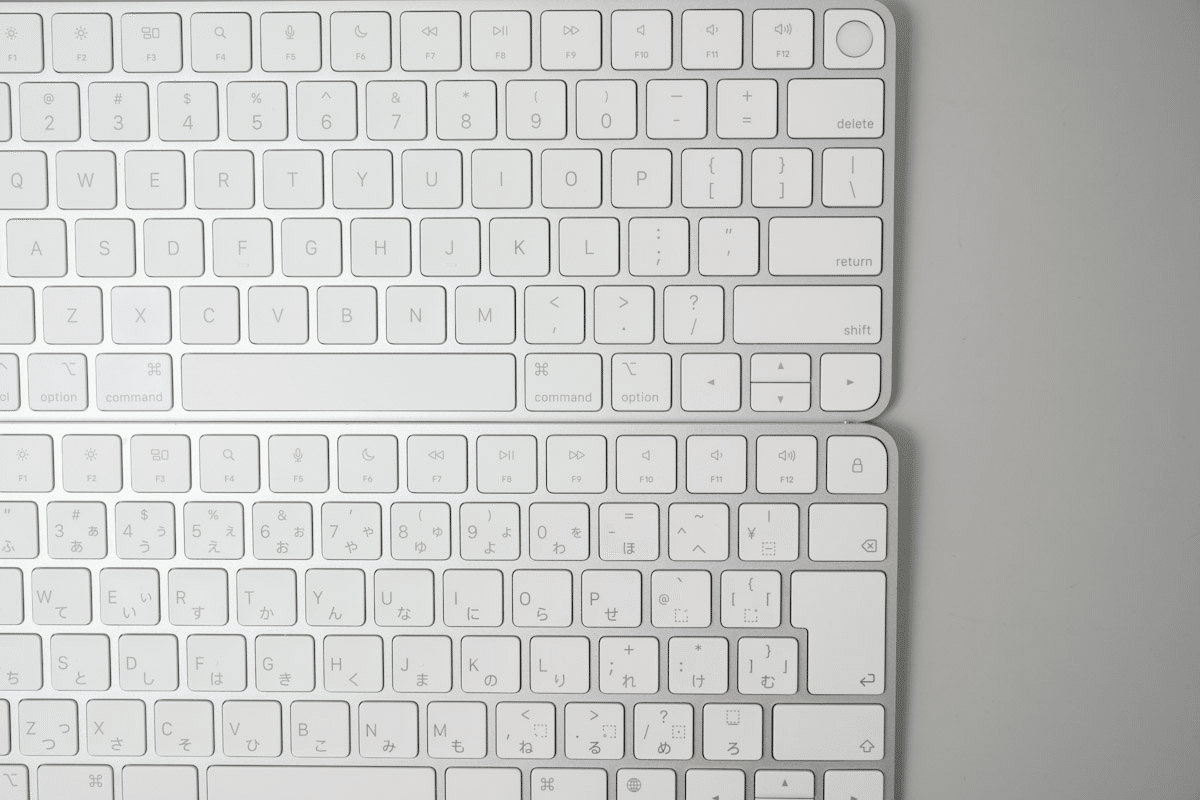 【Lightning】US配列Magic Keyboard ※インク汚れあり Lightning】US配列Magic Keyboard ※インク汚れあり