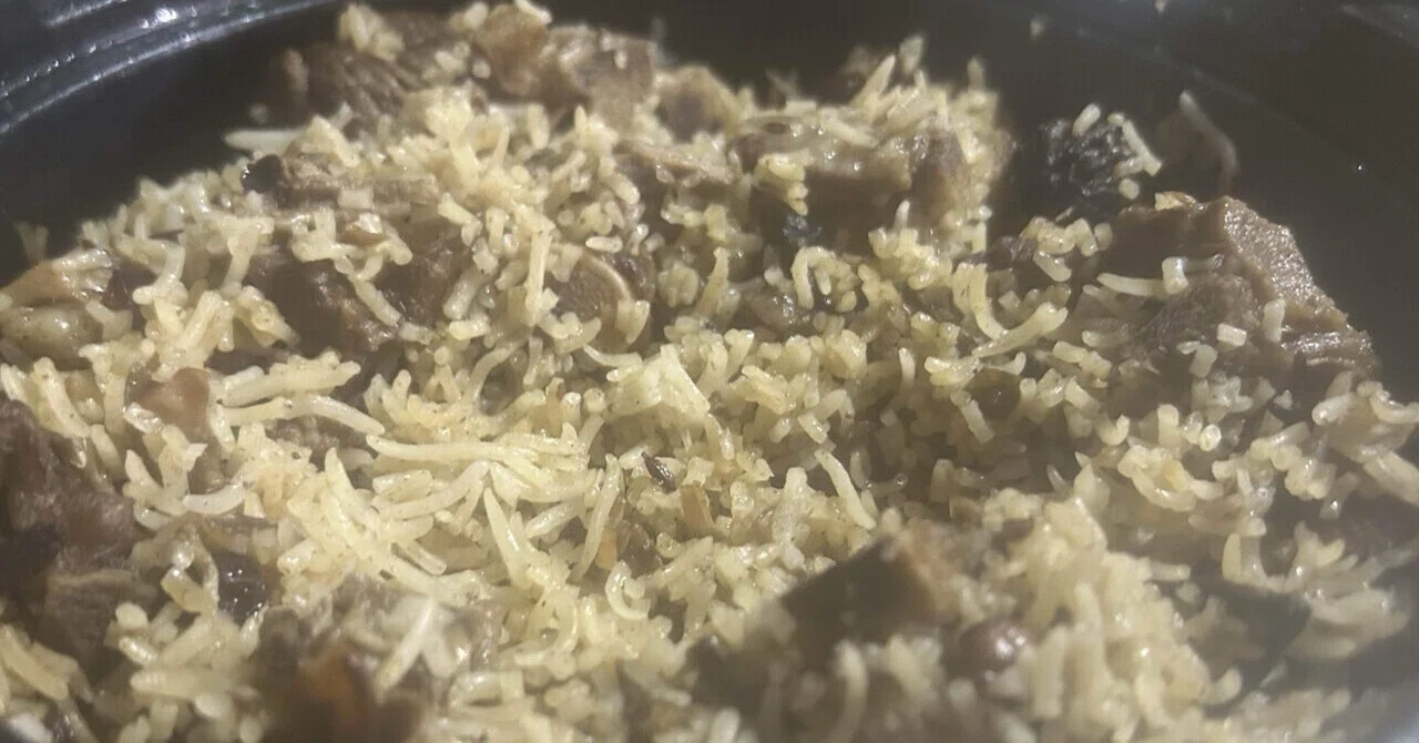 1キロの山羊肉でマトンビリヤニとカレー(カブリプラオとマトンコルマの 1キロの山羊肉でマトンビリヤニとカレー(カブリプラオとマトンコルマの
