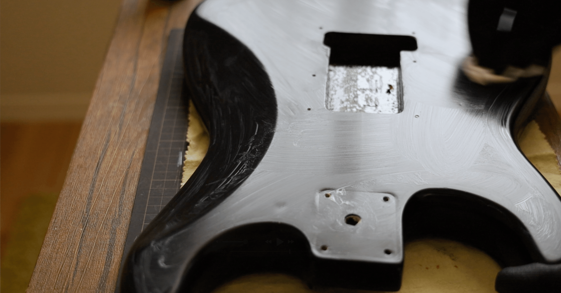 詳細不明のSquier Stratocaster 3｜Croquetteギター機材研究