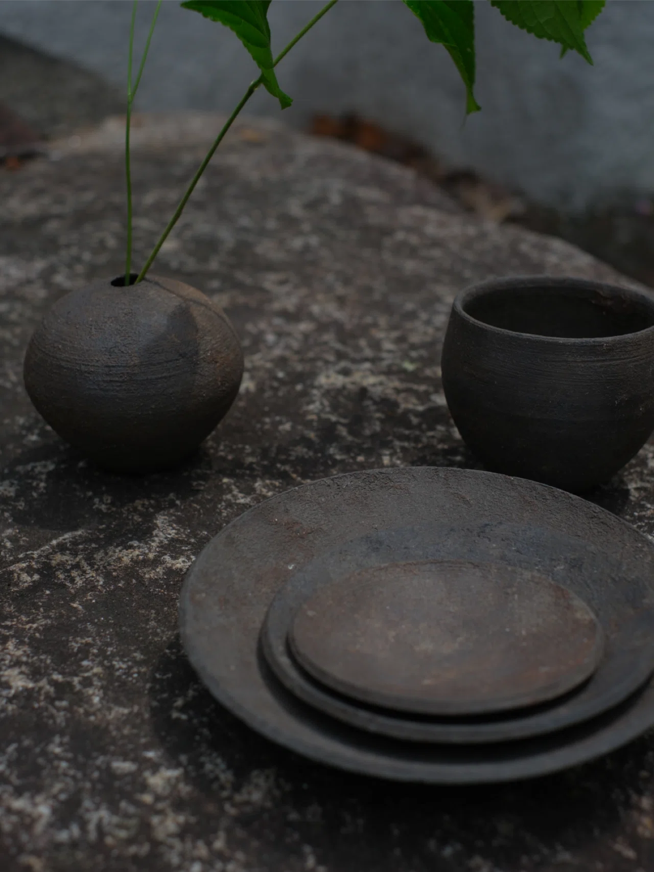 作家手作り陶器持ち手付きダークグレー 6月POPUP 福西一記のお知らせ｜廻り道 峯山 まりな