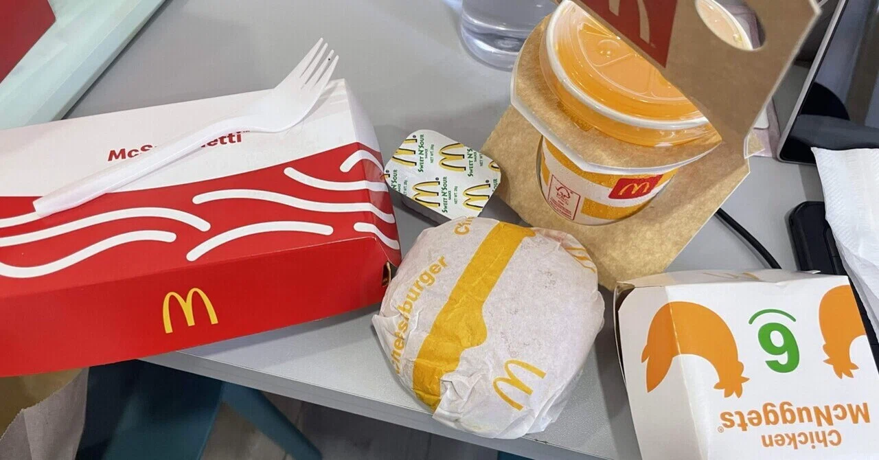 フィリピンのマックのハッピーセットがポケモンだしテイクアウトして