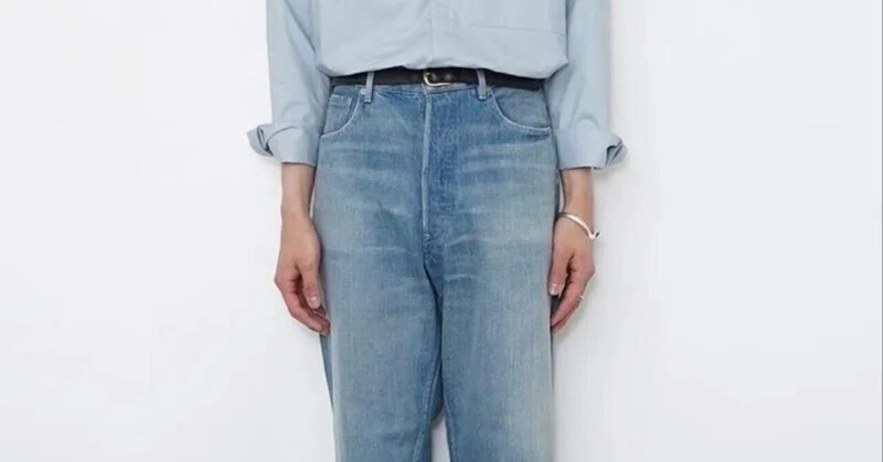 AURALEE/25AW/サイズ30/デニム/デニムパンツ/フェードデニム 2ヶ月も遅れたAURALEEの入荷。待ち焦がれたフェードワイドデニムが