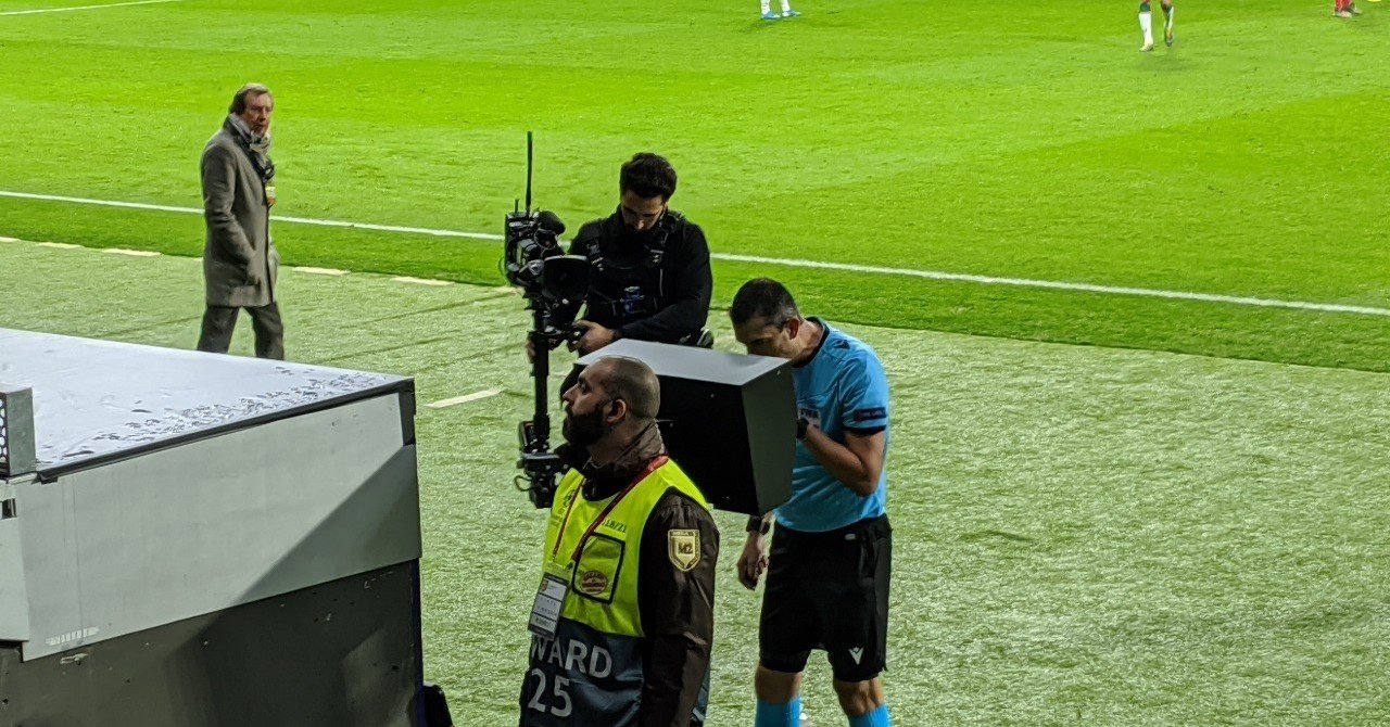 審判批評 石井紘人さんをjサポが突撃取材 Var時代のサッカーの楽しみ方 ほりけん Note